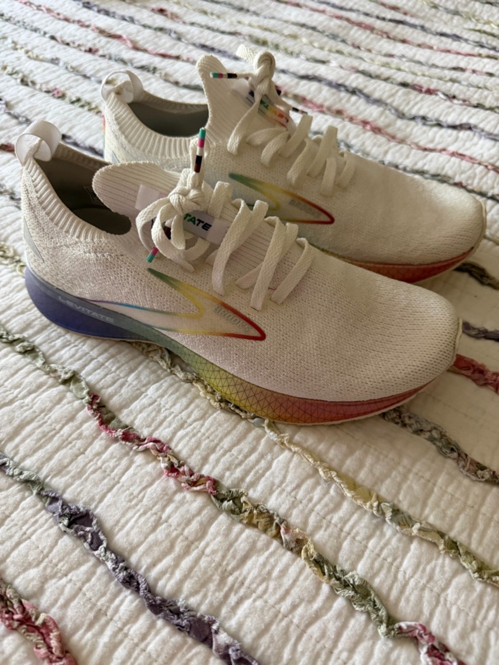 BROOKS….White Knit Lace-Up Sneakers with Rainbow Accent